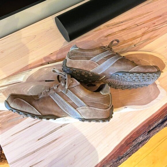 Skechers Men's Tan leather suede easy comfort walking shoe Sz 9.5 - Picture 4 of 7